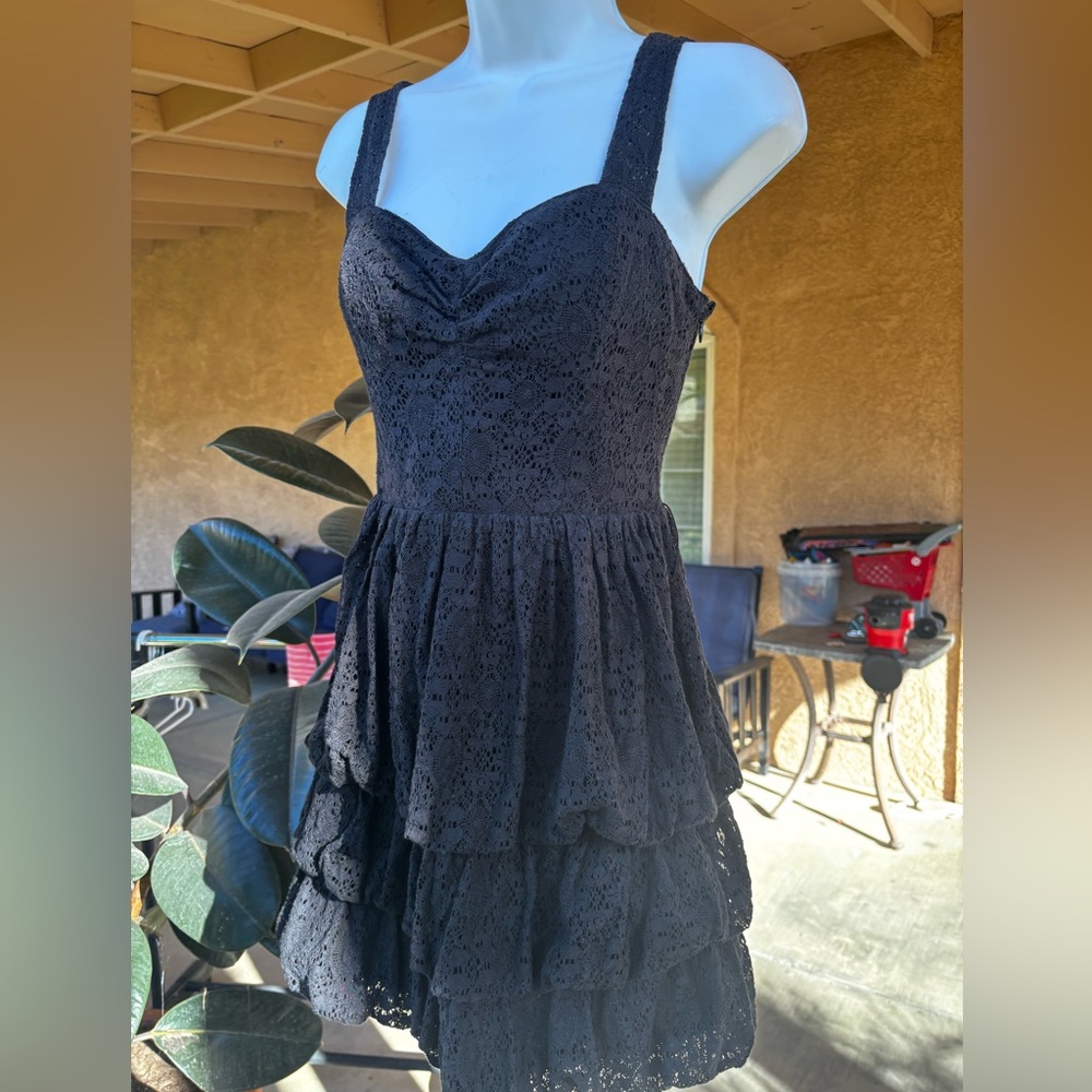 SOLD ✨ Stunning Guess Little Black Dress ✨